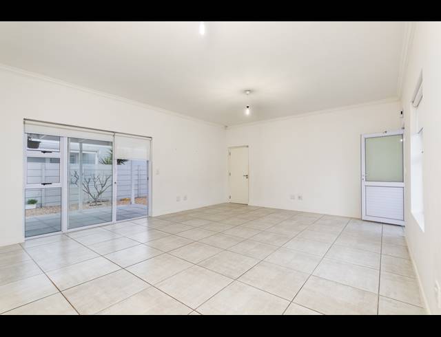 3 BEDROOM FREESTANDING FOR SALE IN SUNNINGDALE